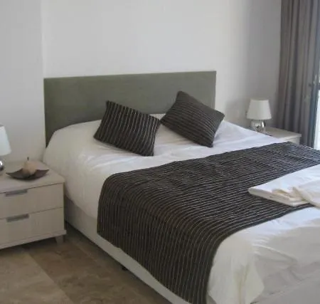 Villa Sleeps 6 With Pool And Air Con